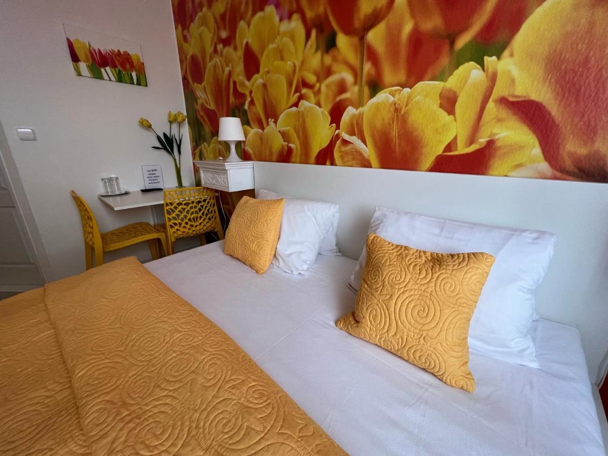 U Svateho Urbana Hotel Mikulov Bagian luar foto