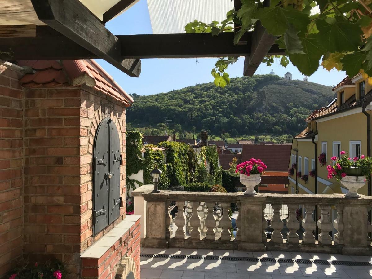 U Svateho Urbana Hotel Mikulov Bagian luar foto