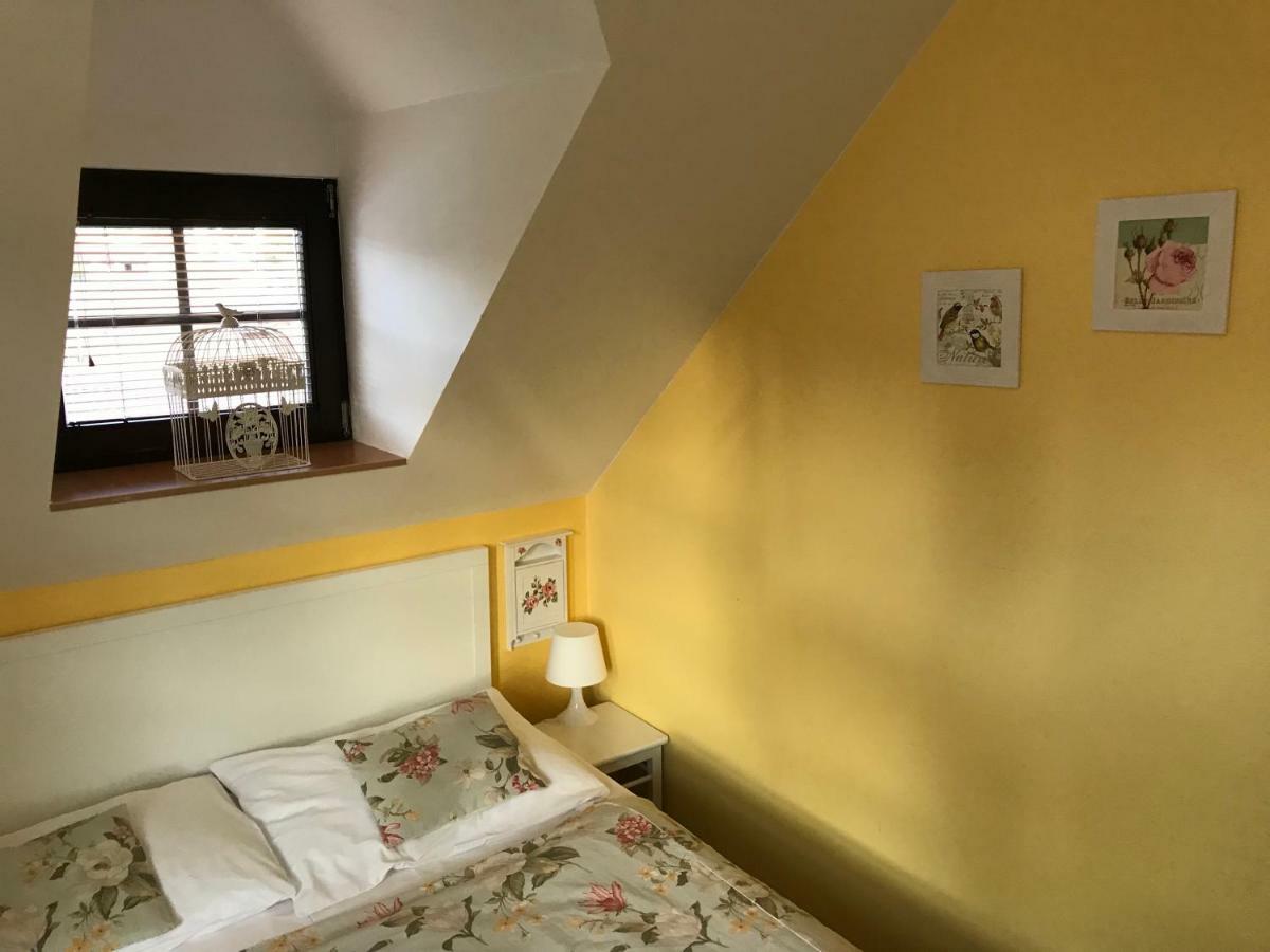 U Svateho Urbana Hotel Mikulov Bagian luar foto